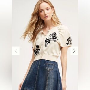 Floral Embroidered Cream Crooped Vineyard Cardigan Size Medium Silk Blend